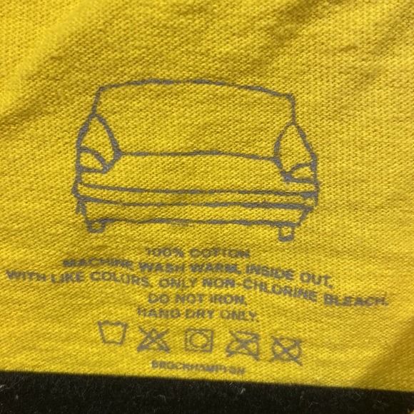 Yellow tshirt - Picture 2 of 2
